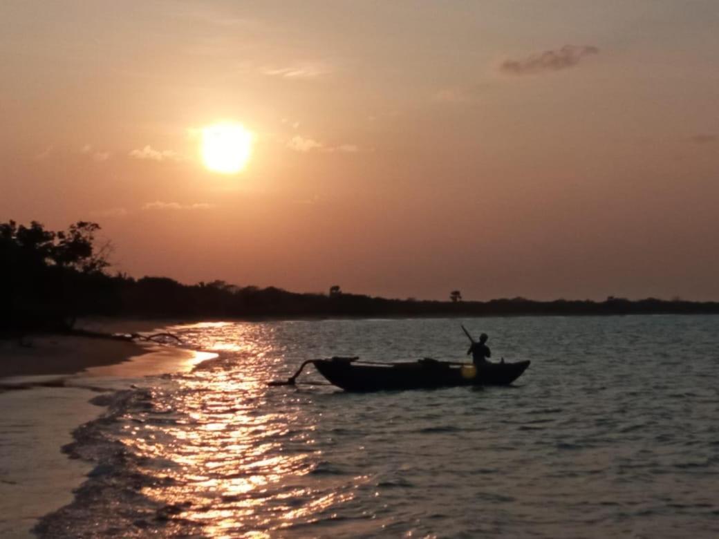 Giman Free Beach Resort Passikudah Extérieur photo