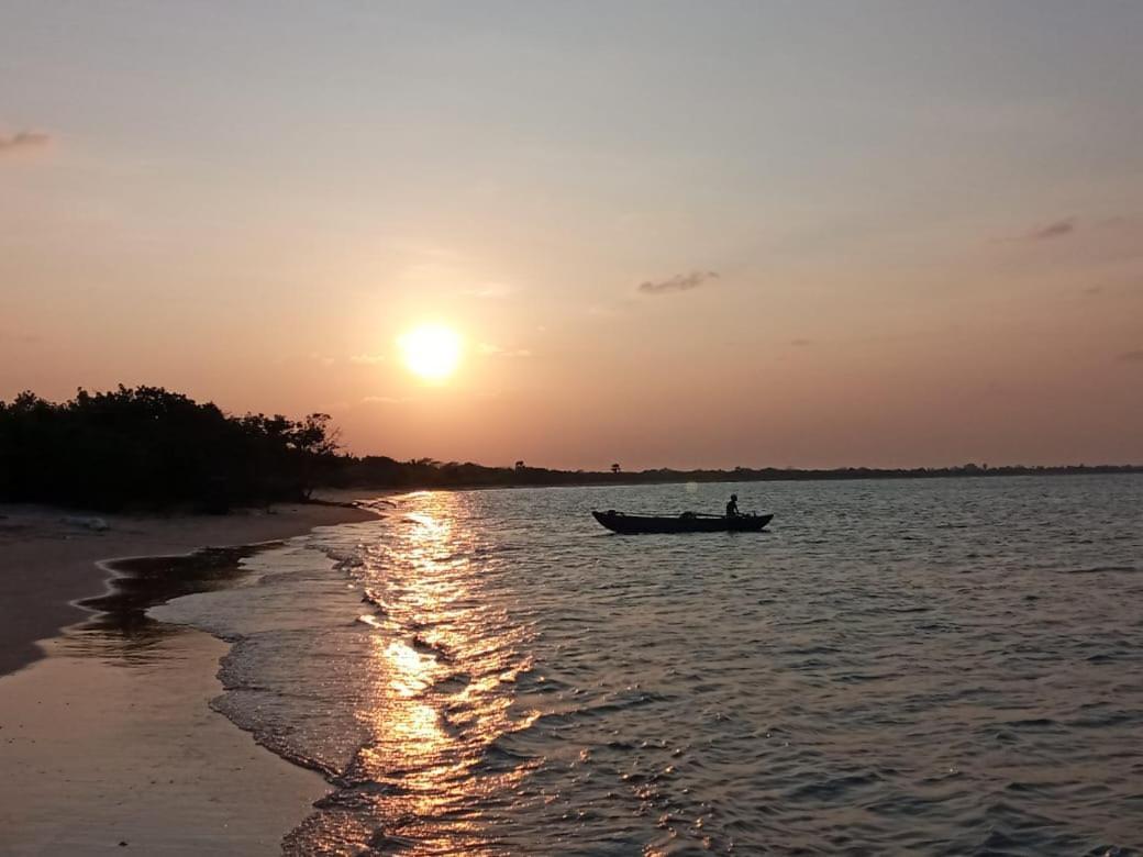 Giman Free Beach Resort Passikudah Extérieur photo